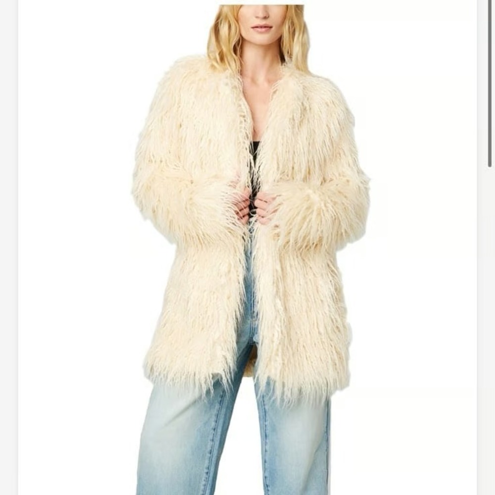 BLANKNYC Mongolian Faux Fur Coat‎ Women's Cream Hook & Eye Long Sleeve - Small